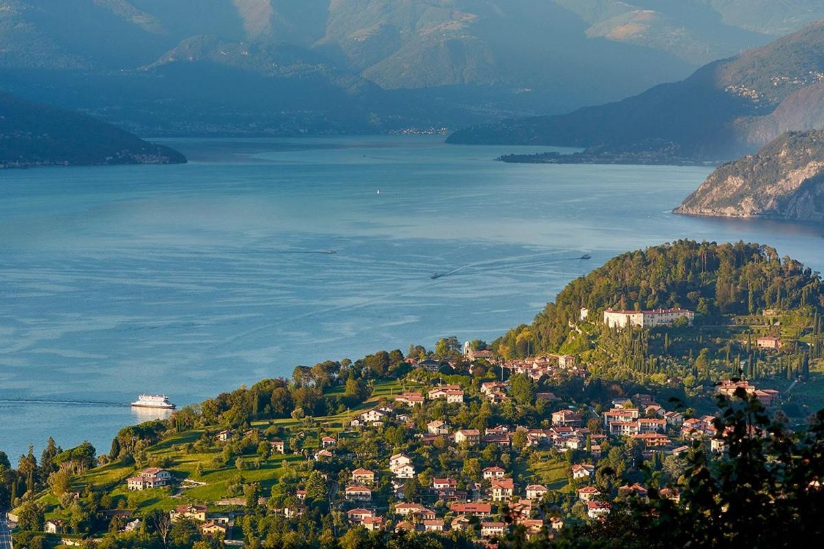Window On The Lake Varenna Luaran gambar